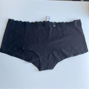 TORRID- WOMENS SIZE 4X BLACK BOYSHORT